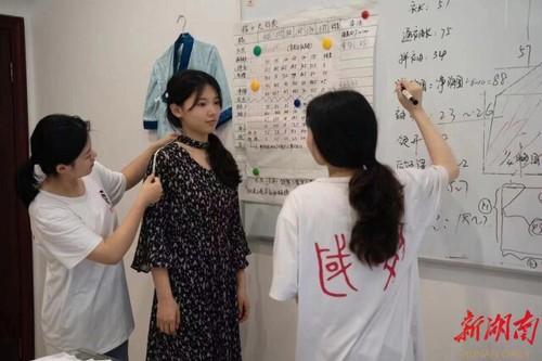 青青子衿,悠悠我心——beat365中国唯一官网国学研究院汉服传承创业综述